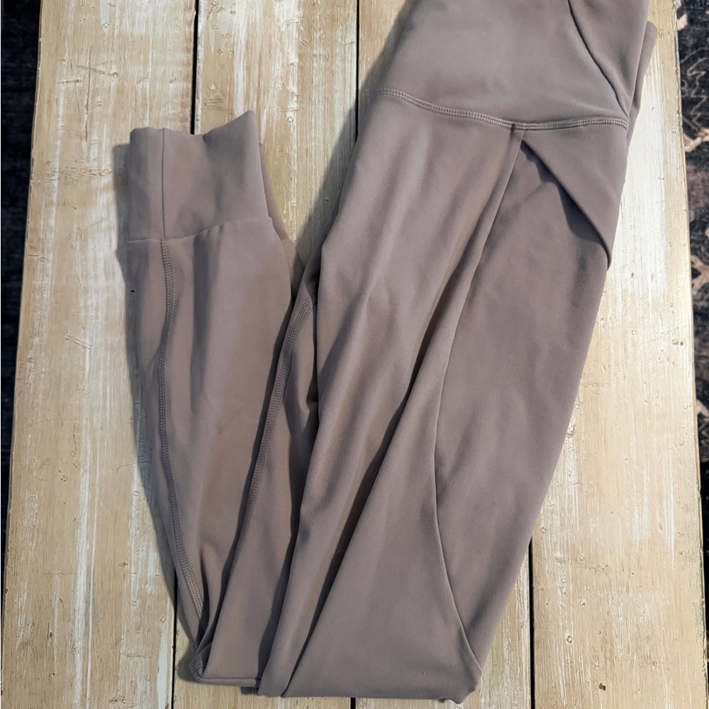 Avalanche Taupe Leggings Small